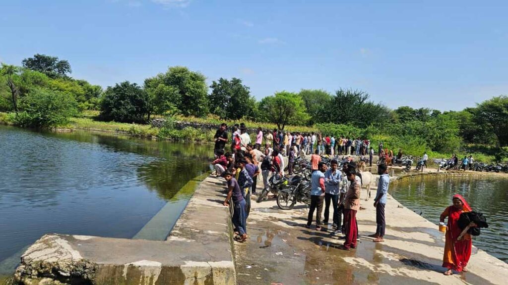 nandavat-pond